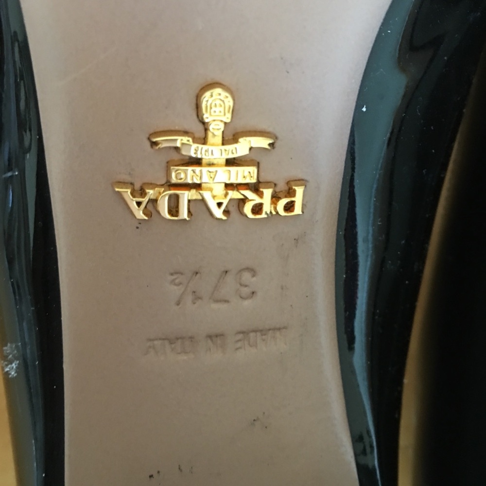 Authentic Prada - Picture 6 of 8